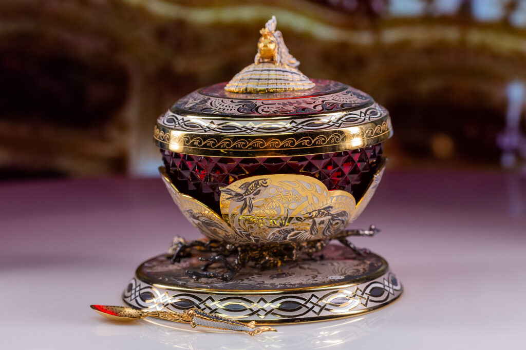 Подарочная икорница "Фаворит" арт. 2002